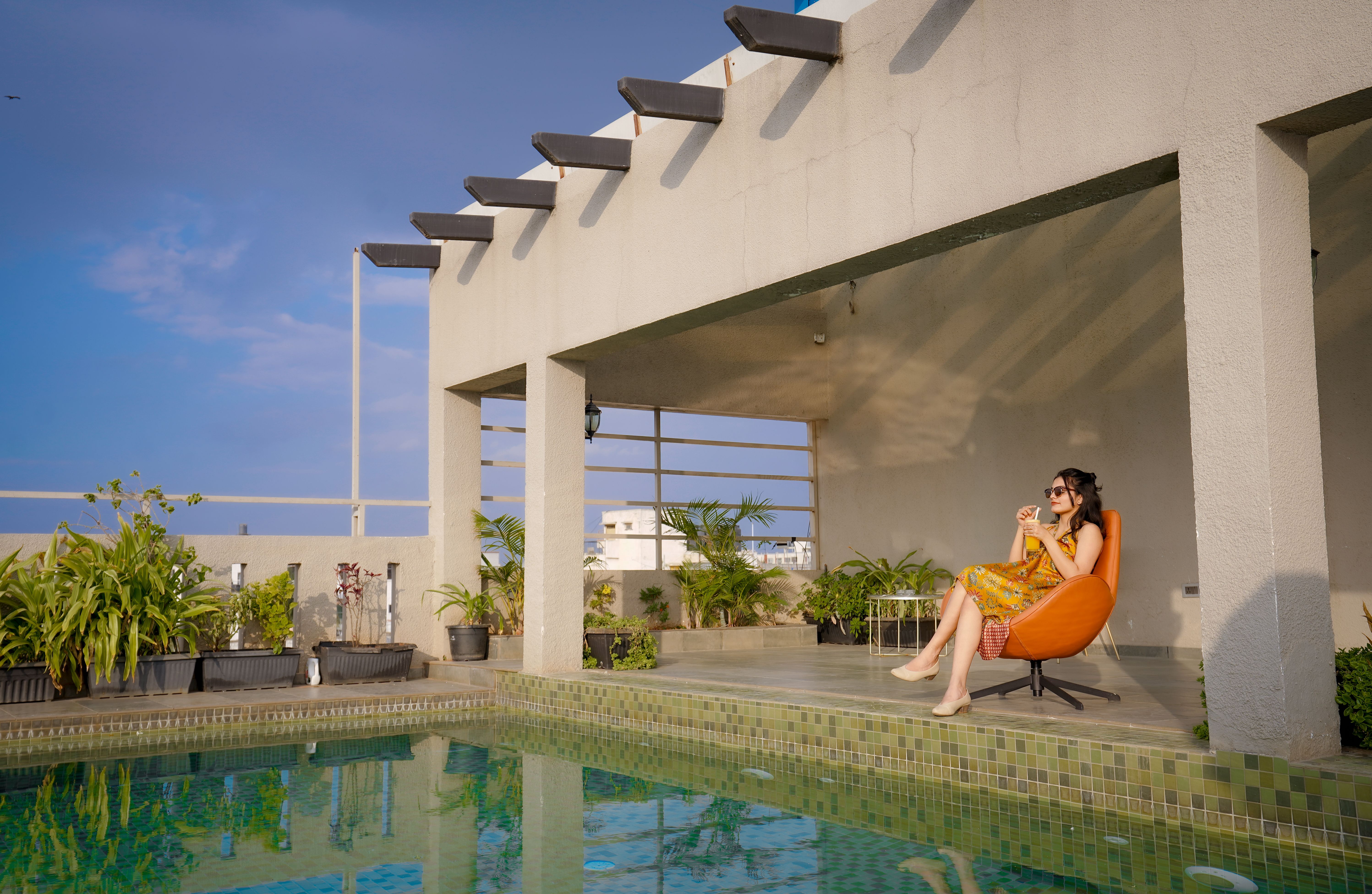 Lakeside Serenity: The Lago Palms Experience